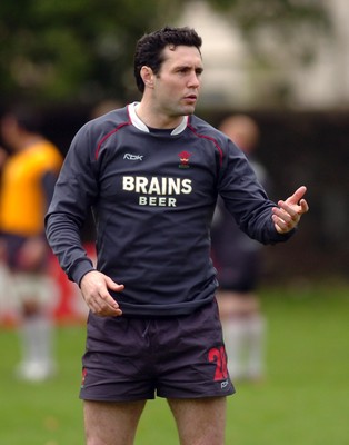 31.10.06 - WALES RUGBY New Captain Stephen Jones takes part in a training session ahead of his sides clash against Australia 