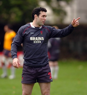 31.10.06 - WALES RUGBY New Captain Stephen Jones takes part in a training session ahead of his sides clash against Australia 