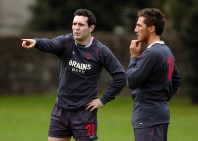 31.10.06 - WALES RUGBY New Captain Stephen Jones and Gavin Henson takes part in a training session ahead of his sides clash against Australia 