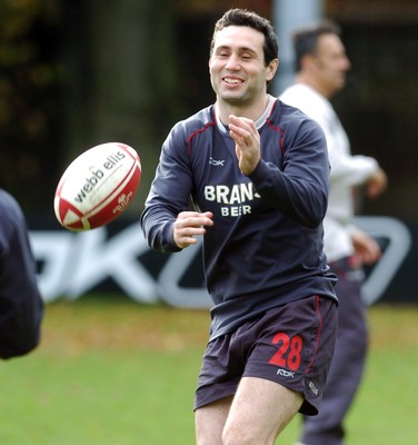 31.10.06 - WALES RUGBY New captain Stephen Jones takes part in a training session ahead of his sides clash against Australia 