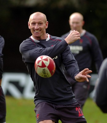 31.10.06 - WALES RUGBY Gareth Thomas takes part in a training session ahead of his sides clash against Australia 