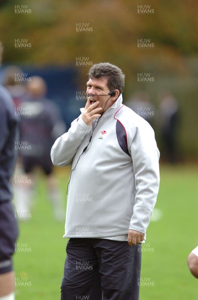 31.10.06  Wales rugby training, Cardiff  Wales coach Gareth Jenkins.  