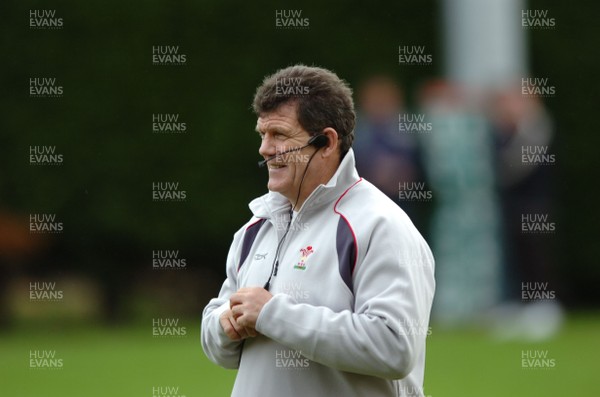 31.10.06  Wales rugby training, Cardiff  Wales coach Gareth Jenkins.  