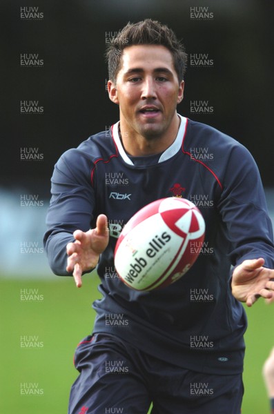 31.10.06  Wales rugby training, Cardiff  Wales Gavin Henson. 