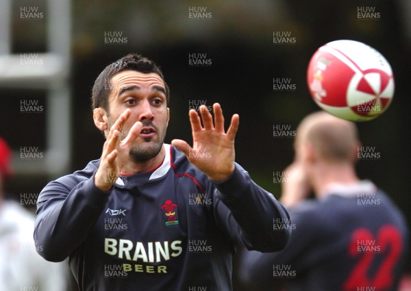 31.10.06  Wales rugby training, Cardiff  Wales Jonathan Thomas    
