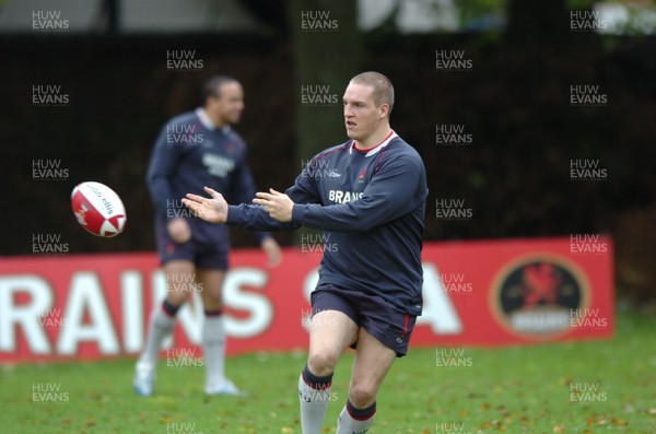 31.10.06  Wales rugby training, Cardiff  Wales Gethin Jenkins. 