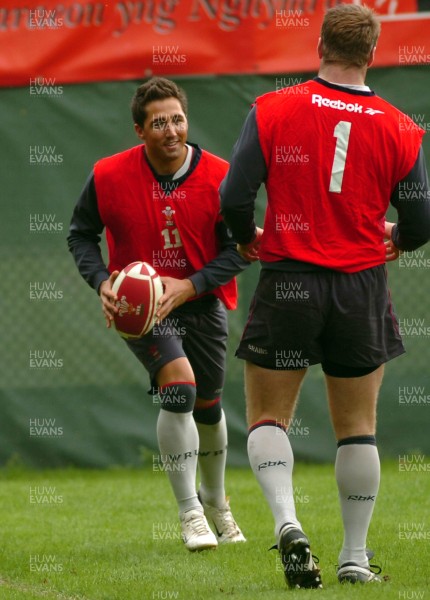 31.10.06 - WALES RUGBY Gavin Henson takes part in a training session ahead of his sides clash against Australia 