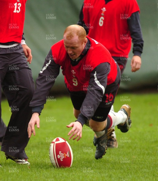 31.10.06 - WALES RUGBY Martyn Williams takes part in a training session ahead of his sides clash against Australia 
