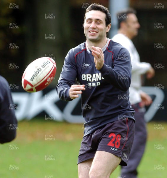 31.10.06 - WALES RUGBY New captain Stephen Jones takes part in a training session ahead of his sides clash against Australia 