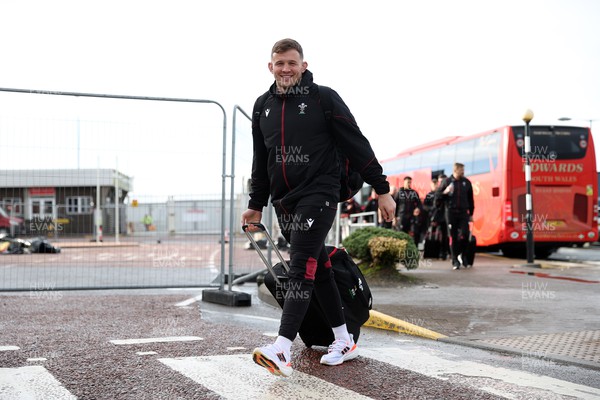 220224 - The Welsh Rugby team travel to Dublin, Ireland for their 6 Nations game on the weekend - Elliot Dee arrives at the airport