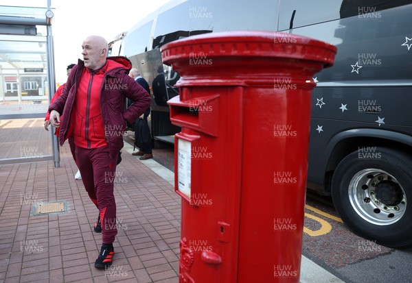 040326 - Picture shows the Wales Rugby Team travelling to Dublin, Ireland for their Six Nations game against Ireland on Friday - Steve Tandy, Head Coach