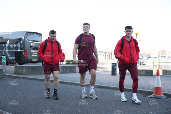040326 - Picture shows the Wales Rugby Team travelling to Dublin, Ireland for their Six Nations game against Ireland on Friday - Jarrod Evans, French  and Reuben Morgan-Williams