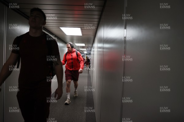 040326 - Picture shows the Wales Rugby Team travelling to Dublin, Ireland for their Six Nations game against Ireland on Friday - Ryan Elias