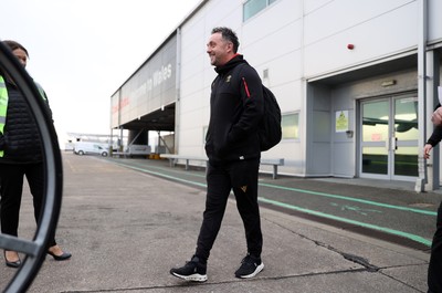 060325 - Picture shows the Wales Rugby team traveling to Edinburgh for their 6 Nations game on Saturday - Matt Sherratt, Head Coach