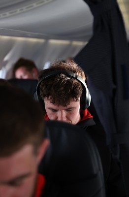 060325 - Picture shows the Wales Rugby team traveling to Edinburgh for their 6 Nations game on Saturday - Tom Rogers