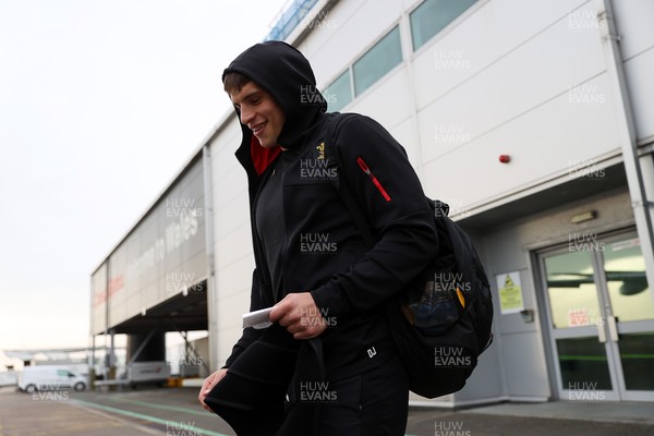 060325 - Picture shows the Wales Rugby team traveling to Edinburgh for their 6 Nations game on Saturday - Dafydd Jenkins