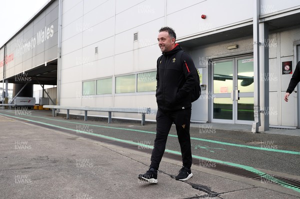 060325 - Picture shows the Wales Rugby team traveling to Edinburgh for their 6 Nations game on Saturday - Matt Sherratt, Head Coach