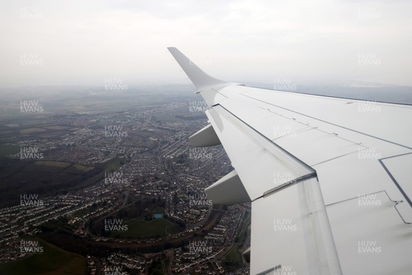 060325 - Picture shows the Wales Rugby team traveling to Edinburgh for their 6 Nations game on Saturday - 