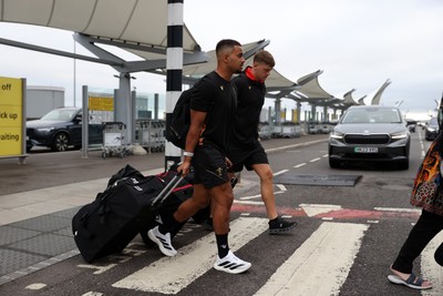 250625 - Wales Rugby Travel from Heathrow on route to Japan - Ben Thomas and Alex Mann