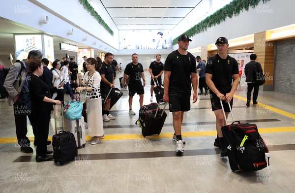 260625 - Wales Rugby Travel from Tokyo to Kitakyushu - Freddie Thomas and Tom Rogers