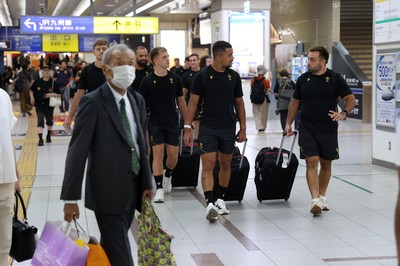 060725 - Wales Rugby travel to Kobe, Japan for their second test of the tour - Ben Thomas and Liam Belcher