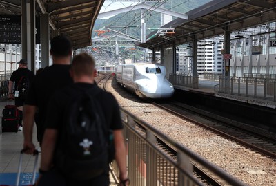 060725 - Wales Rugby travel to Kobe, Japan for their second test of the tour - 