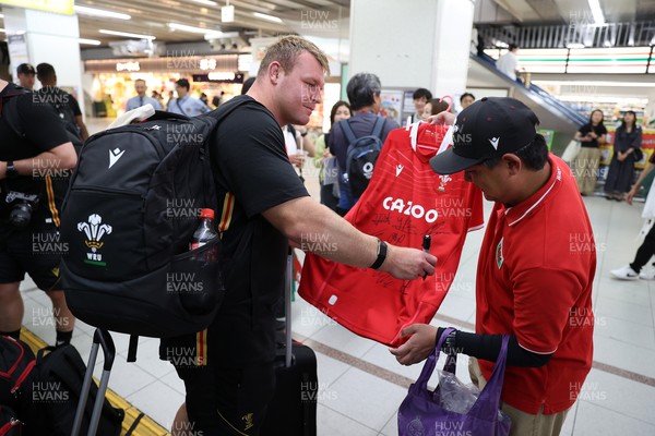 060725 - Wales Rugby travel to Kobe, Japan for their second test of the tour - 