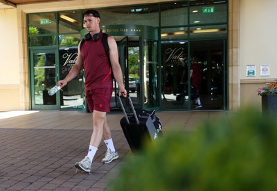 250626 - The Welsh Rugby team travel to London ahead of their game against the Barbarians at Twickenham on Saturday - Tom Rogers