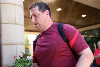 250626 - The Welsh Rugby team travel to London ahead of their game against the Barbarians at Twickenham on Saturday - Ryan Elias