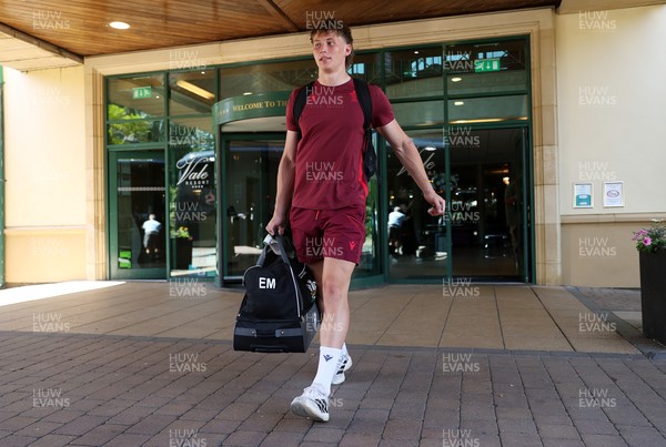 250626 - The Welsh Rugby team travel to London ahead of their game against the Barbarians at Twickenham on Saturday - Ellis Mee