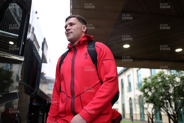 050226 - Wales Rugby Travel to Twickenham for their first Six Nations game against England - Mason Grady