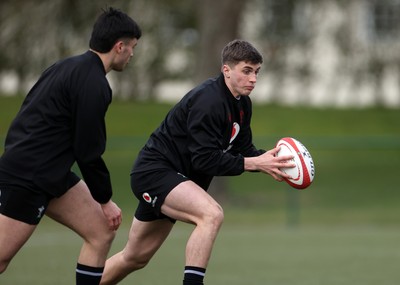 110325 - Wales U20s Training - Osian Darwin-Lewis