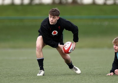 110325 - Wales U20s Training - Logan Franklin