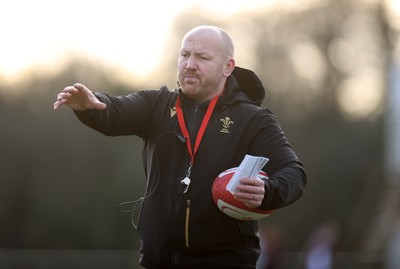 110325 - Wales U20s Training - Forwards Coach Marc Breeze