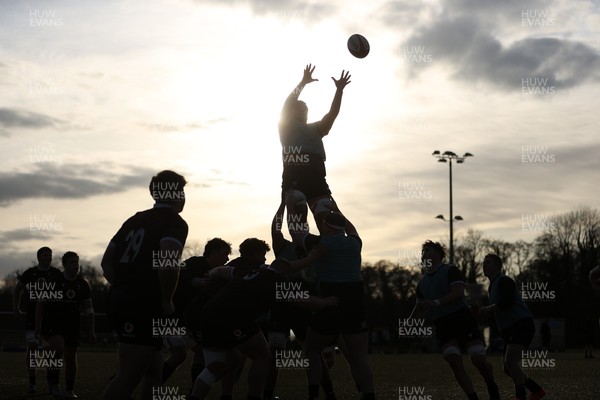 110325 - Wales U20s Training - Line out