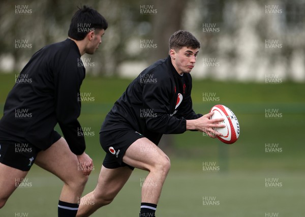 110325 - Wales U20s Training - Osian Darwin-Lewis