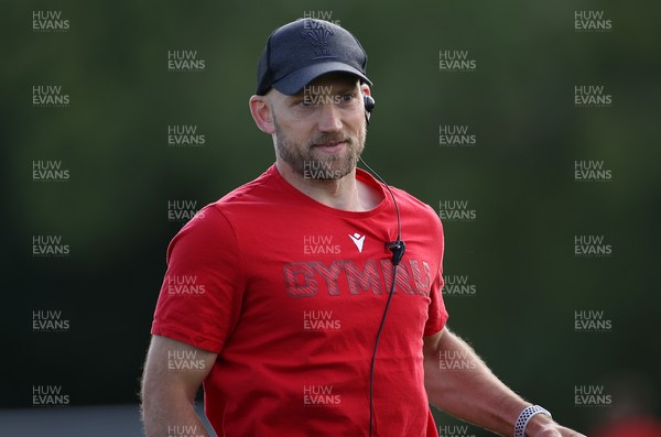 070621 - Wales U20s Training - Coach Richard Fussell