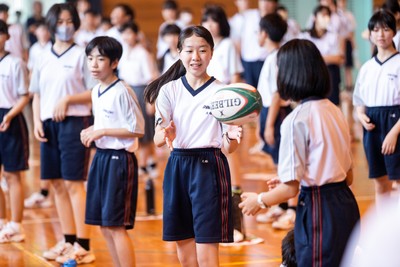 020725 - Picture shows the Welsh Rugby Team visiting Shinozaki Junior High School in Kitakyushu - 