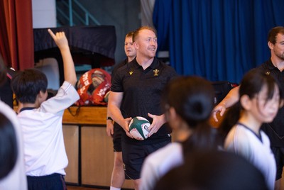 020725 - Picture shows the Welsh Rugby Team visiting Shinozaki Junior High School in Kitakyushu - Tommy Reffell