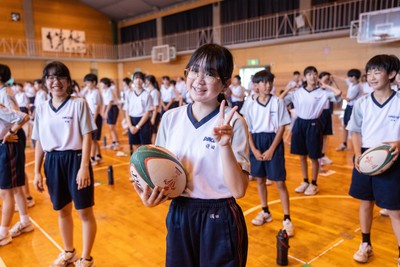 020725 - Picture shows the Welsh Rugby Team visiting Shinozaki Junior High School in Kitakyushu - 