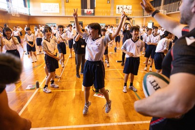 020725 - Picture shows the Welsh Rugby Team visiting Shinozaki Junior High School in Kitakyushu - 