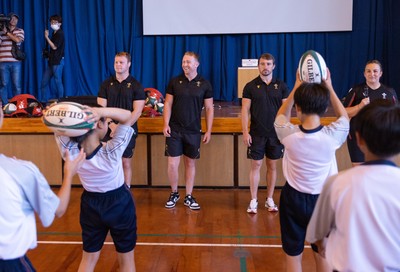 020725 - Picture shows the Welsh Rugby Team visiting Shinozaki Junior High School in Kitakyushu - 