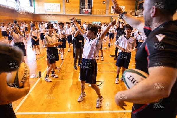 020725 - Picture shows the Welsh Rugby Team visiting Shinozaki Junior High School in Kitakyushu - 
