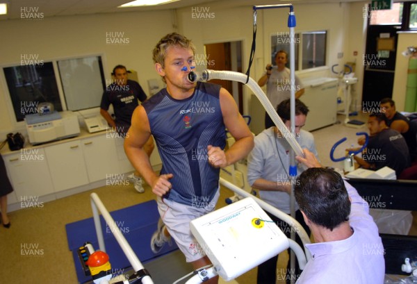 27.06.07 - Wales Rugby Team VO2 Testing - Jamie Robinson during his VO2 Testing at the University of Glamorgan 