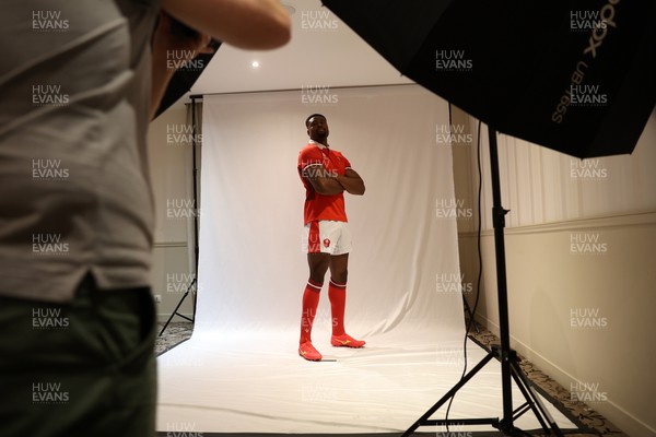 040923 - Wales Rugby World Cup Media Day - Christ Tshiunza