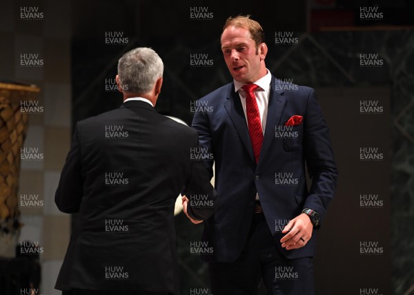 160919 - Wales Rugby World Cup Welcome Ceremony - Alun Wyn Jones receives his cap from Gareth Davies
