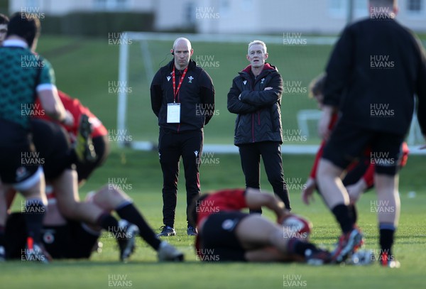 260124 - Wales Rugby Training against the U20s team - Richard Whiffin and Rob Howley during training