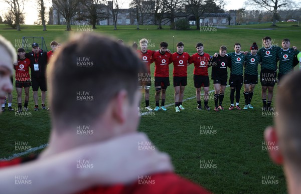 260124 - Wales Rugby Training against the U20s team - Team huddle with both sides