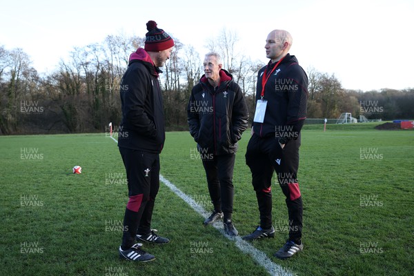 260124 - Wales Rugby Training against the U20s team - Alex King, Rob Howley and Richard Whiffin 