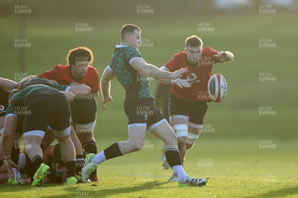 260124 - Wales Rugby Training against the U20s team - Gareth Davies during training